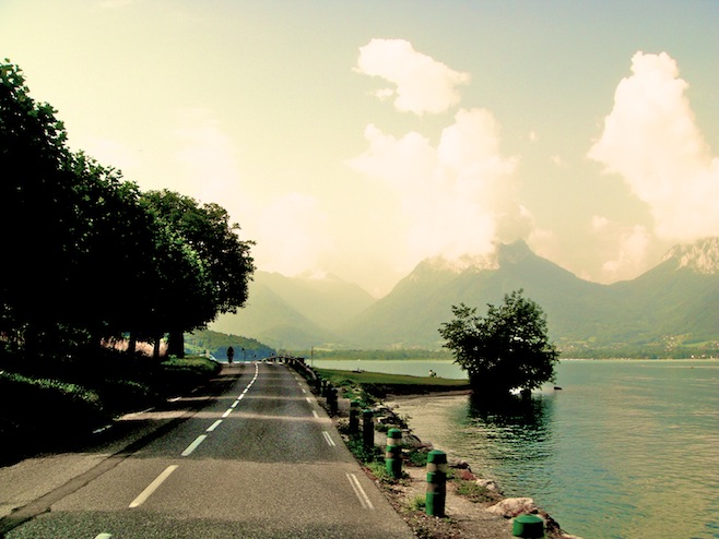 FR Lake Annecy2